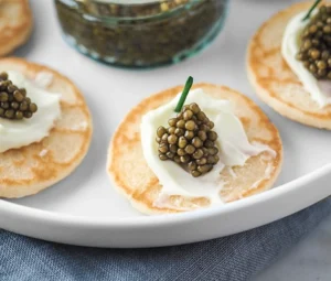 Házi blini Crème Fraîche-sel és Beluga kaviárral